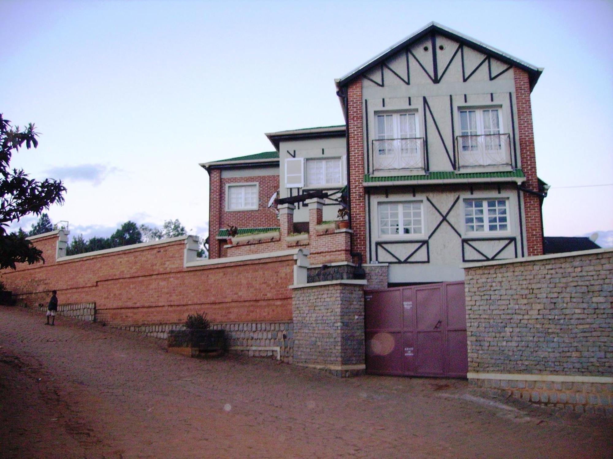 Appartements D'Hotes Marciloui Antsirabe Exterior foto